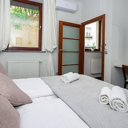Inpoint 2-Bedrooms Apartment With Private Garden And Free Parking Kraków Eksteriør billede