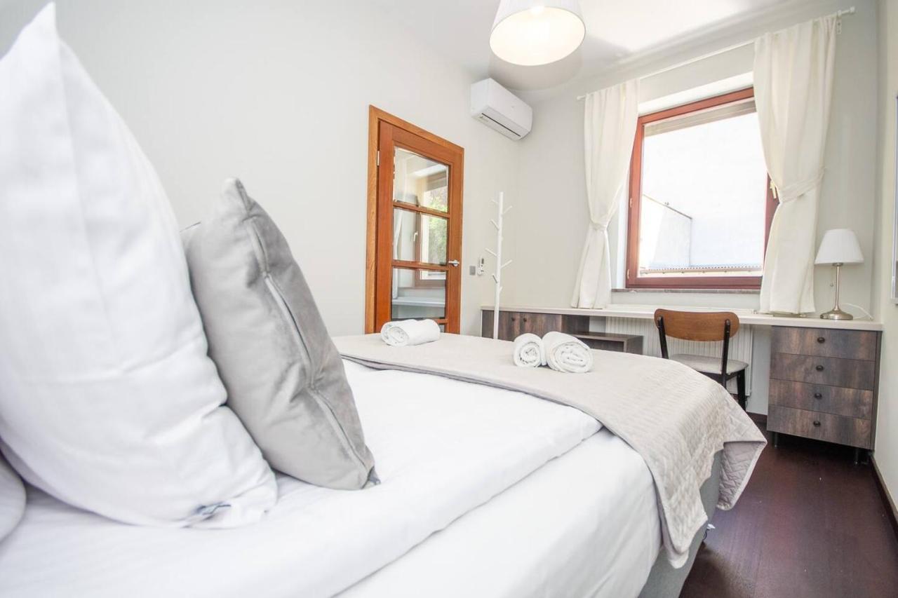 Inpoint 2-Bedrooms Apartment With Private Garden And Free Parking Kraków Eksteriør billede