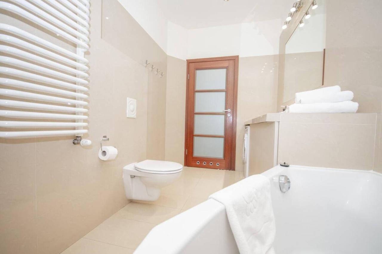 Inpoint 2-Bedrooms Apartment With Private Garden And Free Parking Kraków Eksteriør billede