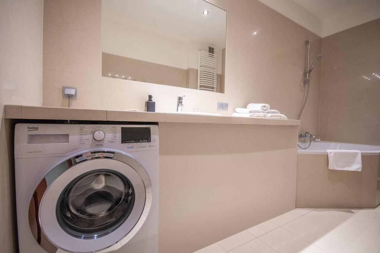 Inpoint 2-Bedrooms Apartment With Private Garden And Free Parking Kraków Eksteriør billede